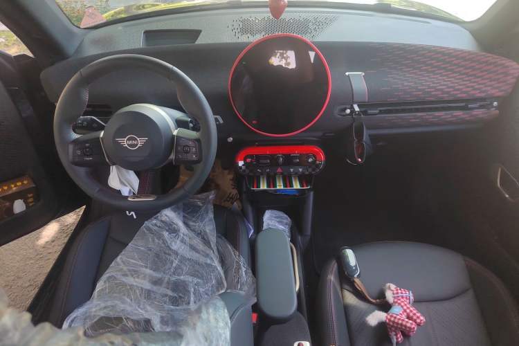 Used MINI Electric COOPER 2024 452km COOPER SE Racing Driver Center Console