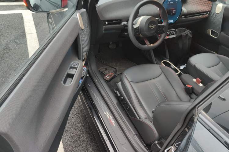 Used MINI Electric COOPER 2024 452km COOPER SE Racing Driver Driver Seat