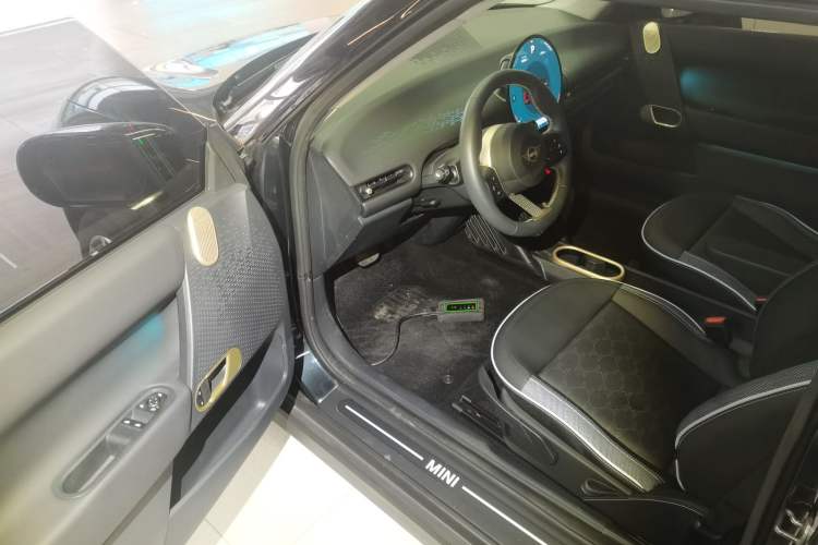 Used MINI Electric COOPER 2024 456km COOPER E Classic Edition Driver Seat