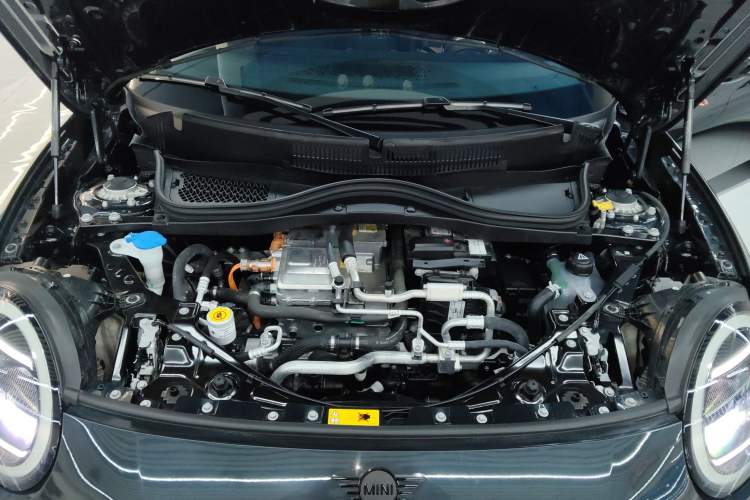 Used MINI Electric COOPER 2024 452km COOPER SE Racing Driver Engine Bay