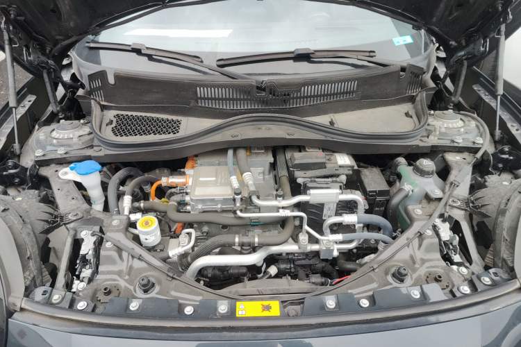 Used MINI Electric COOPER 2024 452km COOPER SE Racing Driver Engine Bay