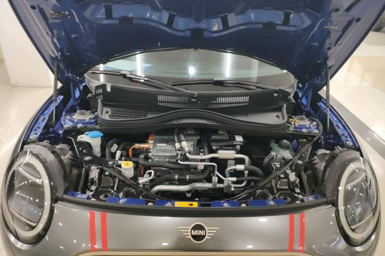 Used MINI Electric COOPER 2024 452km COOPER SE Artist Engine Bay