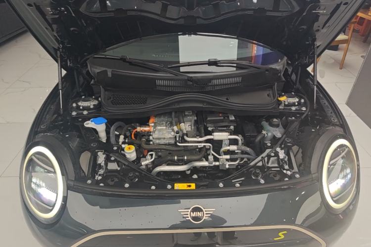 Used MINI Electric COOPER 2024 452km COOPER SE Artist Engine Bay