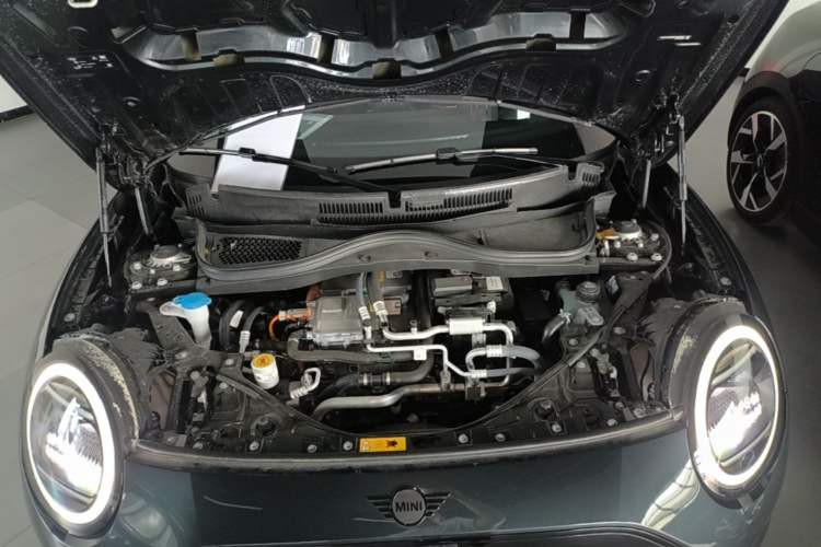 Used MINI Electric COOPER 2024 452km COOPER SE Racing Driver Engine Bay