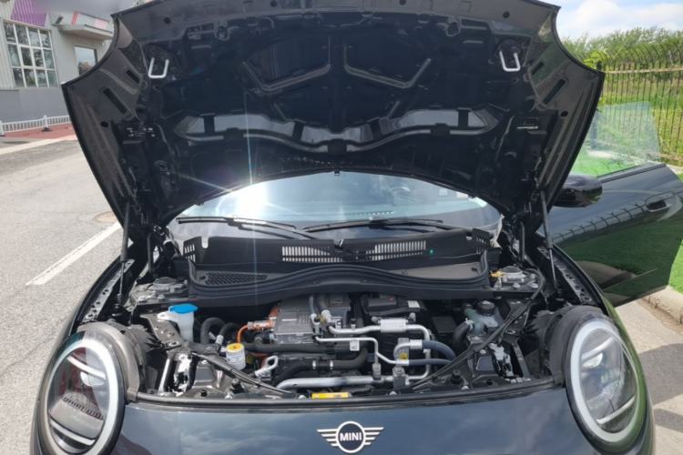 Used MINI Electric COOPER 2024 452km COOPER SE Artist Engine Bay