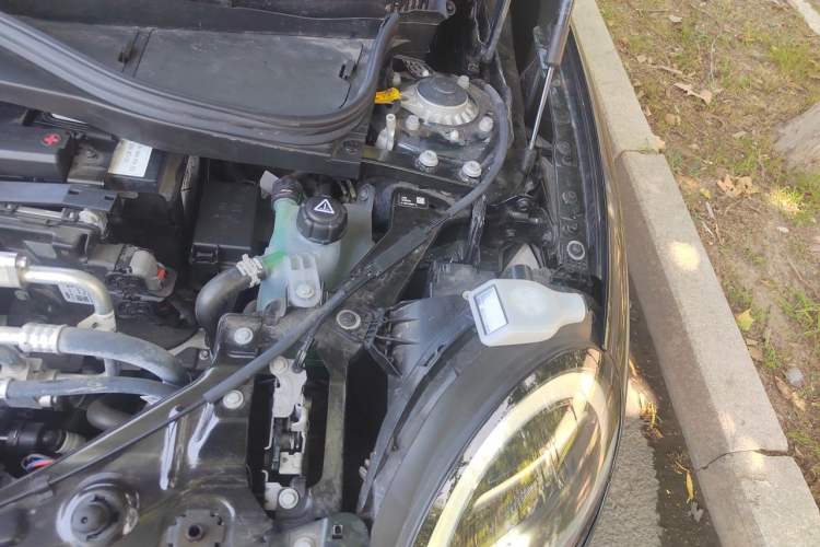 Used MINI Electric COOPER 2024 452km COOPER SE Racing Driver Engine Bay Left