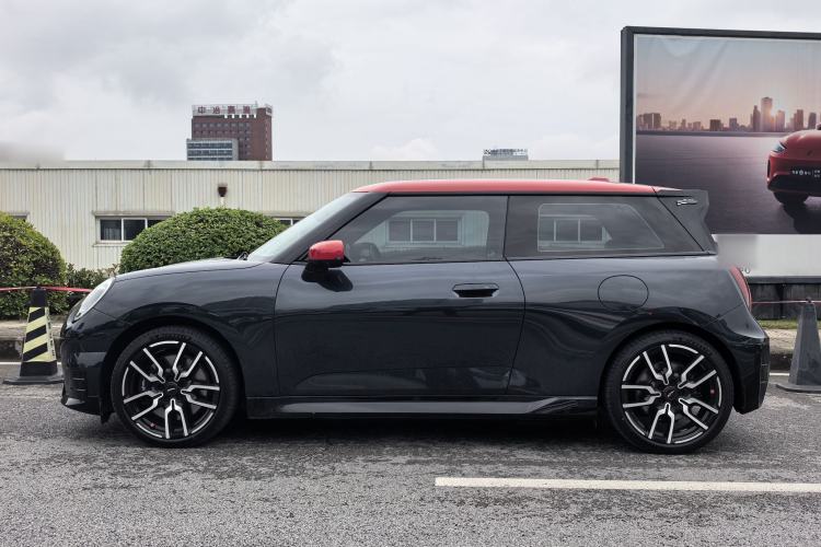 Used MINI Electric COOPER 2024 452km COOPER SE Racing Driver Exterior 1