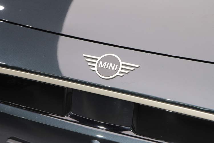 Used MINI Electric COOPER 2024 452km COOPER SE Artist Exterior 10