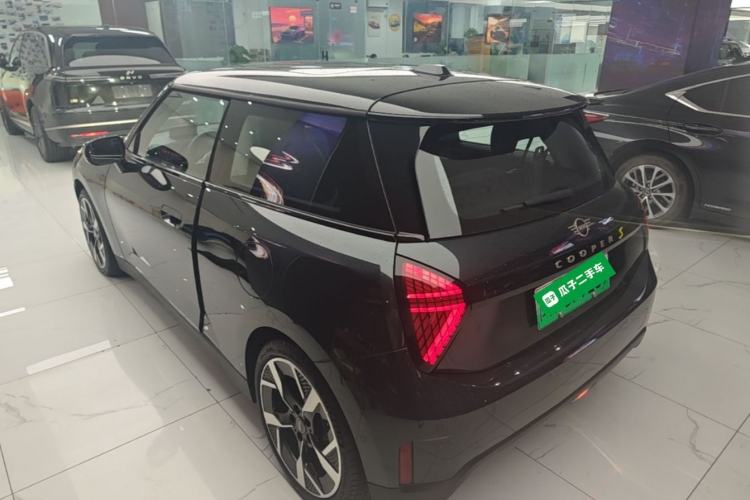 Used MINI Electric COOPER 2024 452km COOPER SE Artist Exterior 2