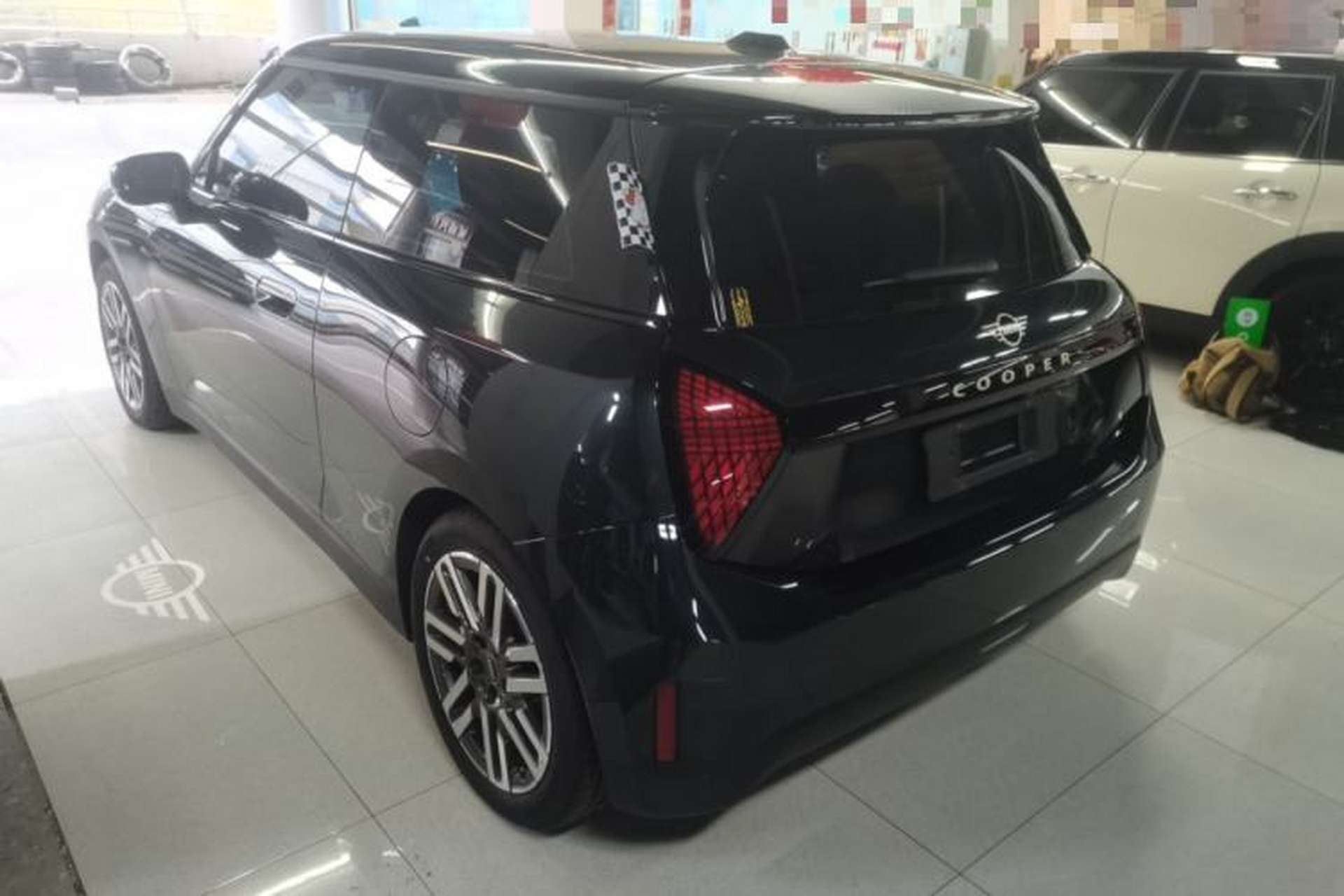 Used MINI Electric COOPER 2024 456km COOPER E Classic Edition Exterior 2