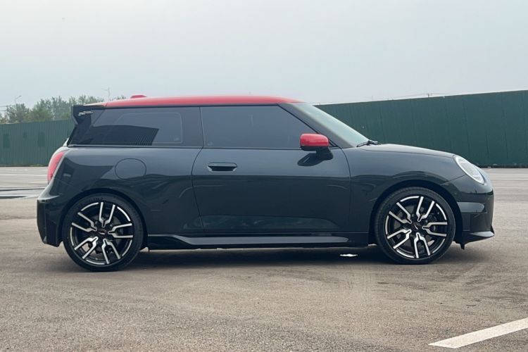 Used MINI Electric COOPER 2024 452km COOPER SE Racing Driver Exterior 2