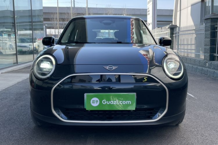 Used MINI Electric COOPER 2024 452km COOPER SE Artist Exterior 3