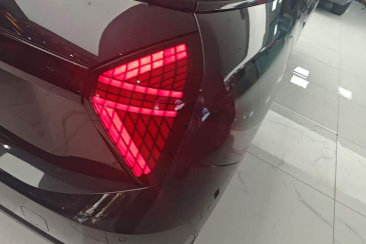 Used MINI Electric COOPER 2024 452km COOPER SE Artist Exterior 3