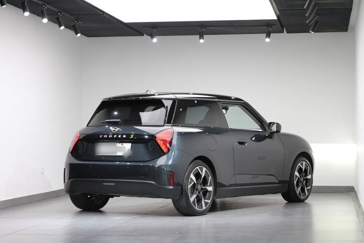Used MINI Electric COOPER 2024 452km COOPER SE Artist Exterior 3