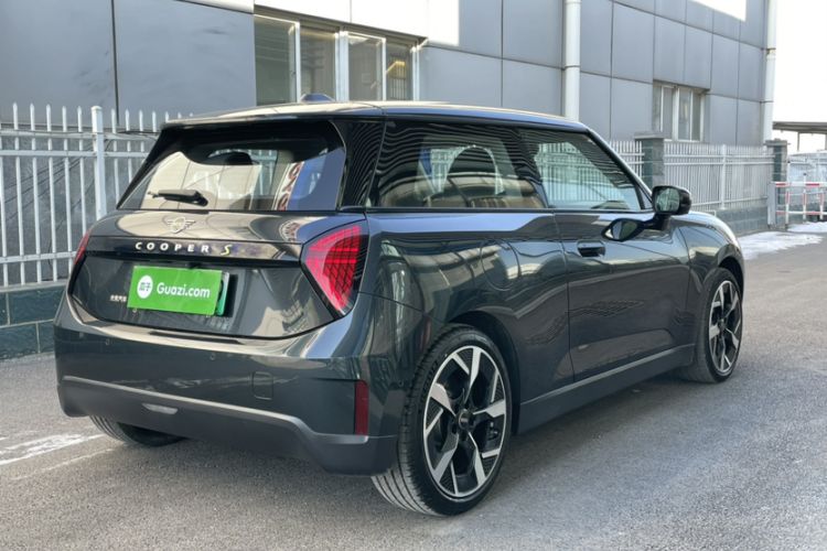 Used MINI Electric COOPER 2024 452km COOPER SE Artist Exterior 4