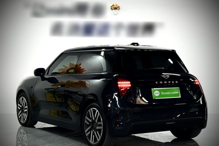 Used MINI Electric COOPER 2024 456km COOPER E Classic Edition Exterior 5