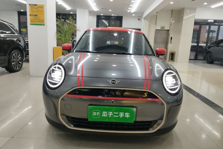 Used MINI Electric COOPER 2024 452km COOPER SE Artist Front