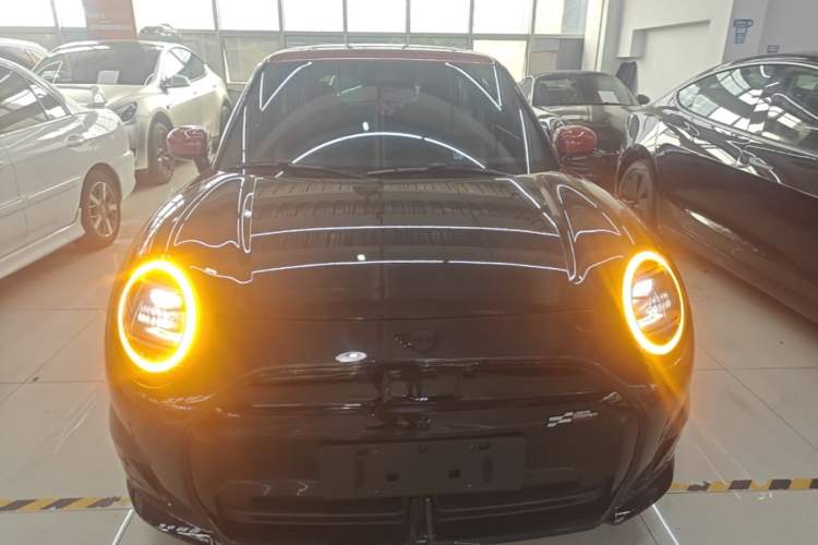 Used MINI Electric COOPER 2024 452km COOPER SE Racing Driver Front