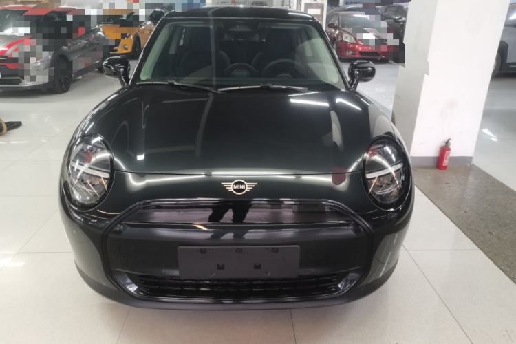 Used MINI Electric COOPER 2024 456km COOPER E Classic Edition Front