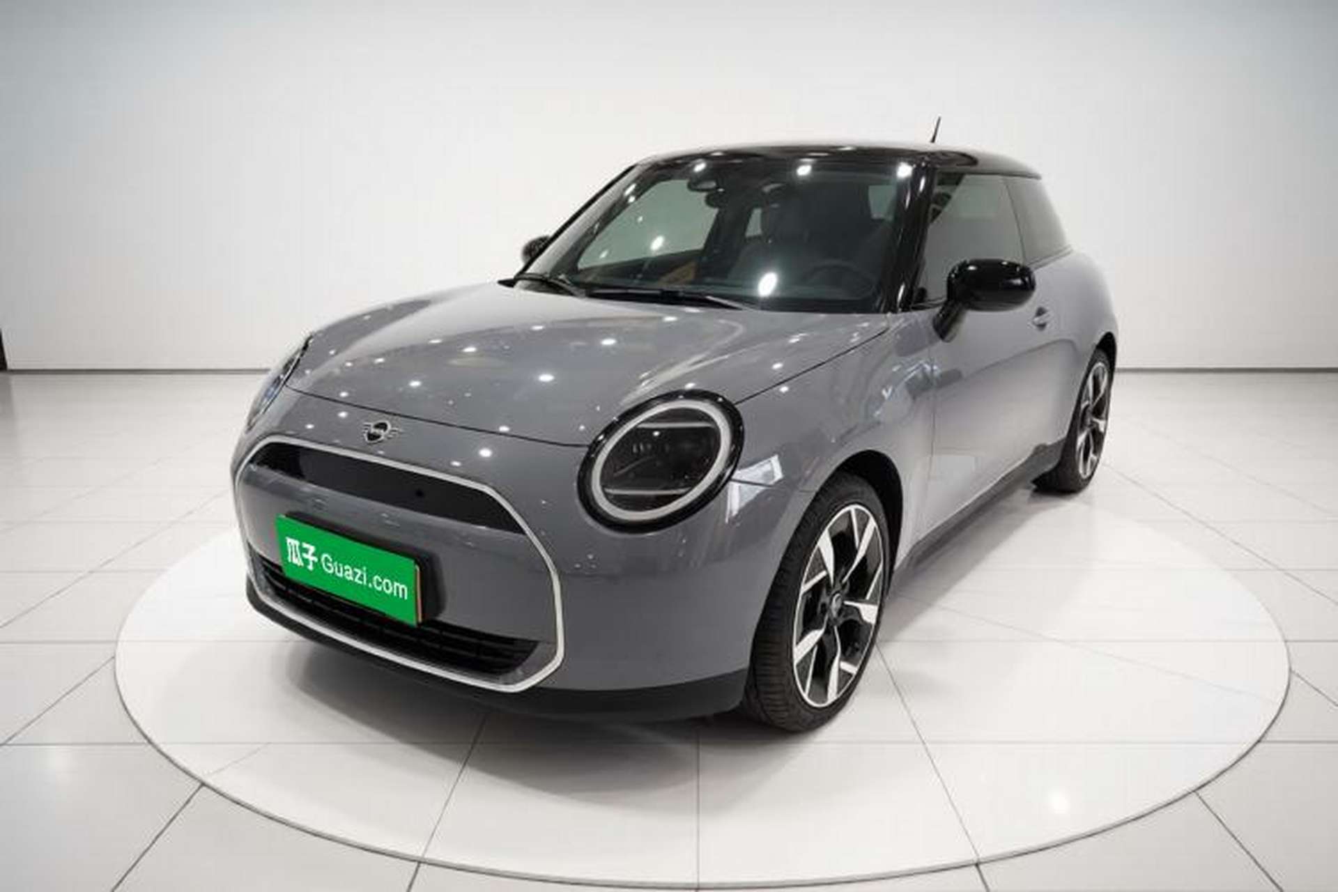 Used MINI Electric COOPER 2024 452km COOPER SE Artist Front Left 45 Deg