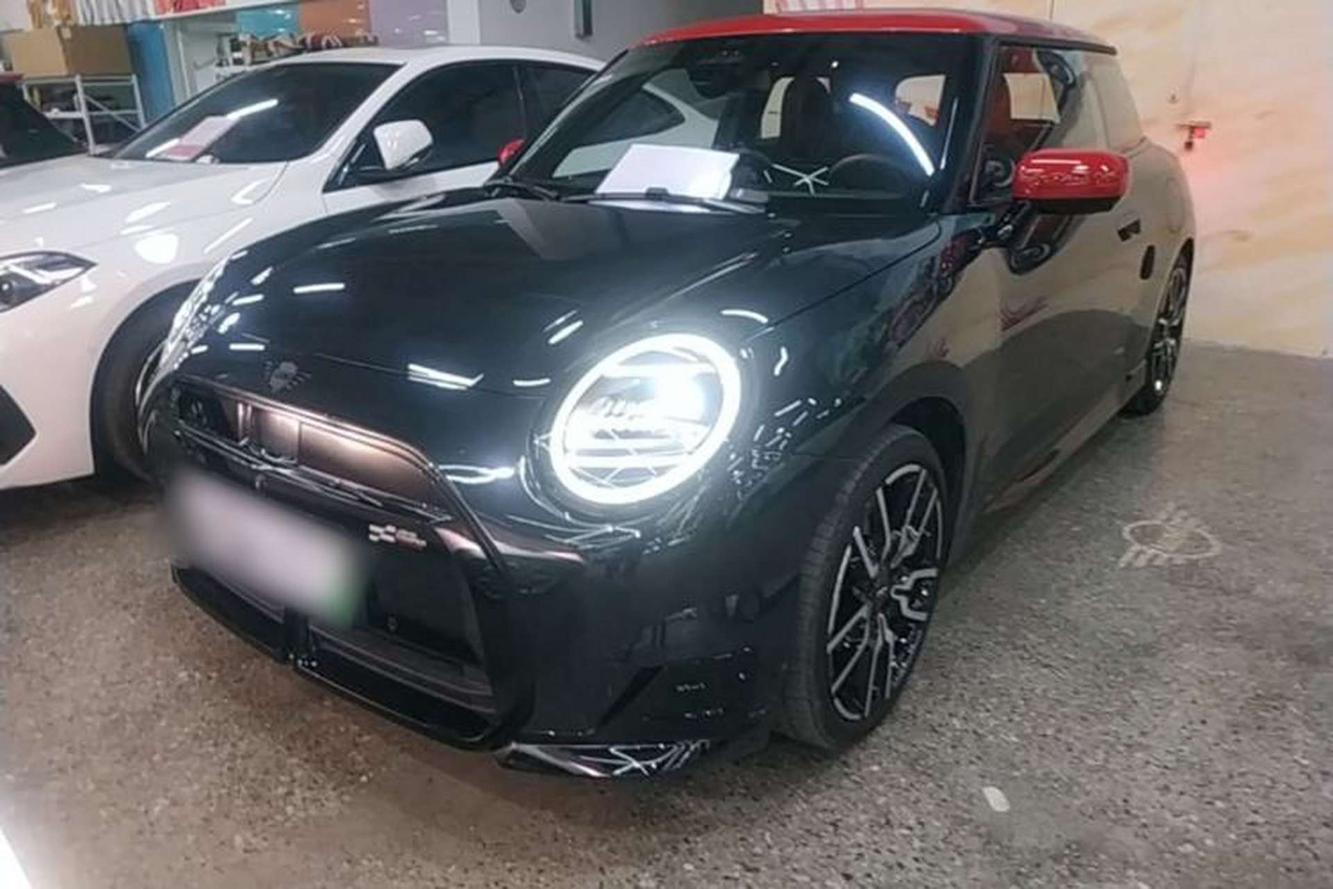 Used MINI Electric COOPER 2024 452km COOPER SE Racing Driver Front Left 45 Deg