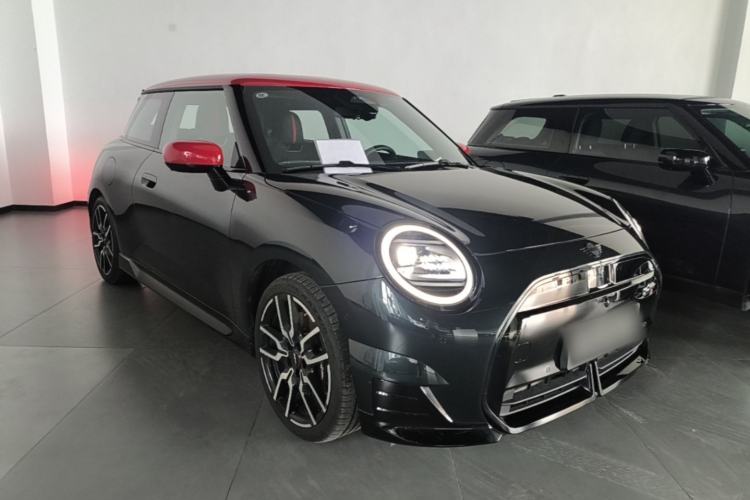 Used MINI Electric COOPER 2024 452km COOPER SE Racing Driver Front Right 45 Deg