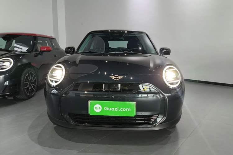 Used MINI Electric COOPER 2024 452km COOPER SE Artist Front