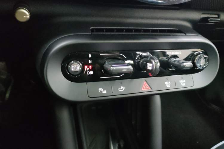 Used MINI Electric COOPER 2024 452km COOPER SE Artist Gear Lever