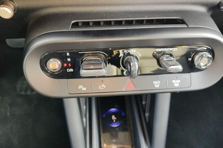 Used MINI Electric COOPER 2024 452km COOPER SE Artist Gear Lever