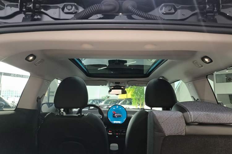 Used MINI Electric COOPER 2024 452km COOPER SE Artist Headliner