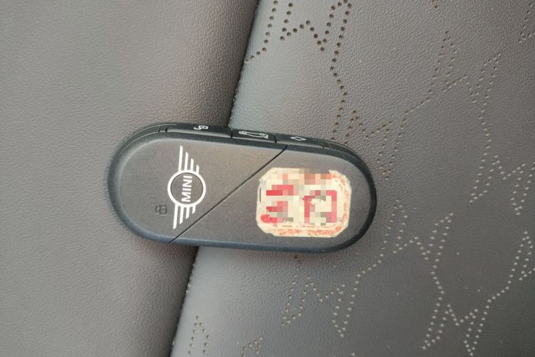 Used MINI Electric COOPER 2024 452km COOPER SE Artist Interior 1