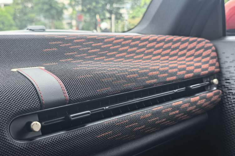 Used MINI Electric COOPER 2024 452km COOPER SE Racing Driver Interior 10