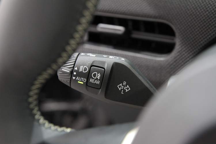 Used MINI Electric COOPER 2024 452km COOPER SE Artist Interior 13