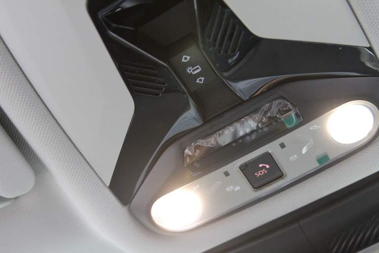 Used MINI Electric COOPER 2024 452km COOPER SE Artist Interior 14