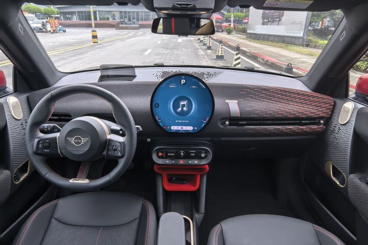 Used MINI Electric COOPER 2024 452km COOPER SE Racing Driver Interior 5