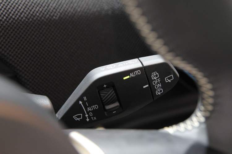 Used MINI Electric COOPER 2024 452km COOPER SE Artist Interior 8