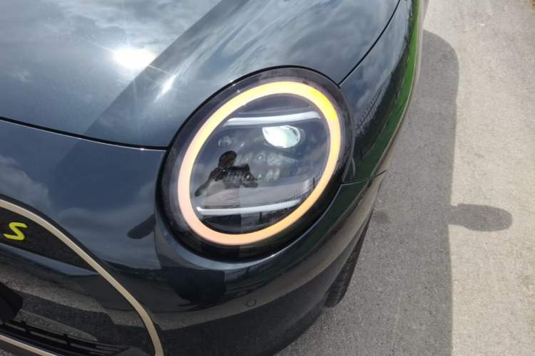 Used MINI Electric COOPER 2024 452km COOPER SE Artist Left Front Headlight
