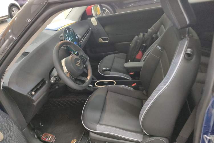 Used MINI Electric COOPER 2024 452km COOPER SE Artist Left Front Seat