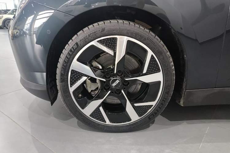 Used MINI Electric COOPER 2024 452km COOPER SE Artist Left Front Wheel Hub