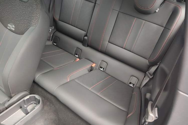 Used MINI Electric COOPER 2024 452km COOPER SE Racing Driver Left Rear Seat
