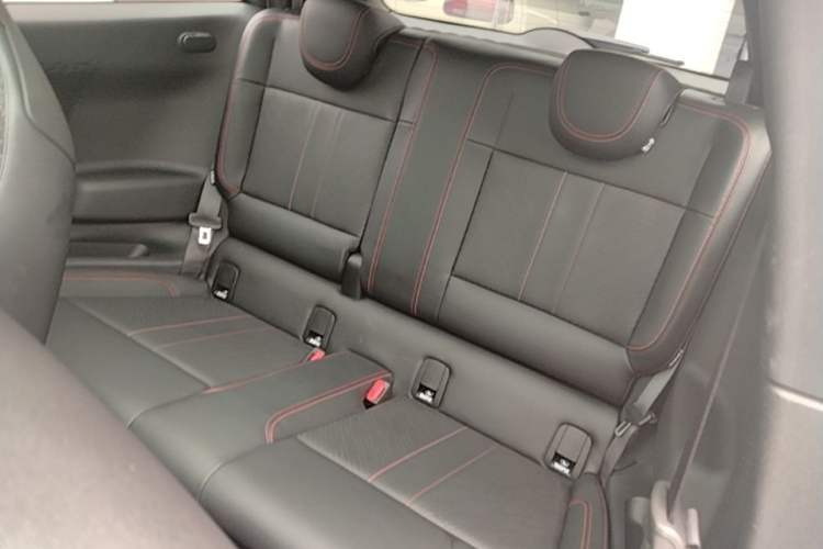 Used MINI Electric COOPER 2024 452km COOPER SE Racing Driver Left Rear Seat