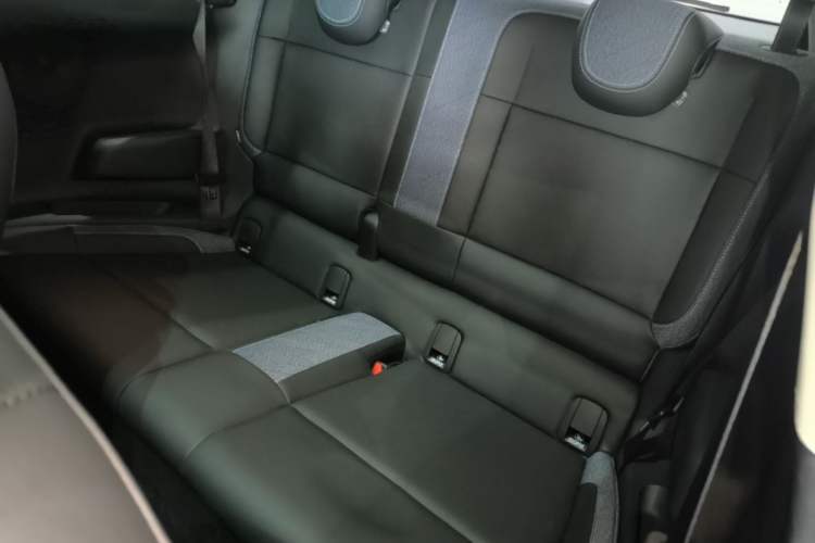 Used MINI Electric COOPER 2024 452km COOPER SE Artist Left Rear Seat