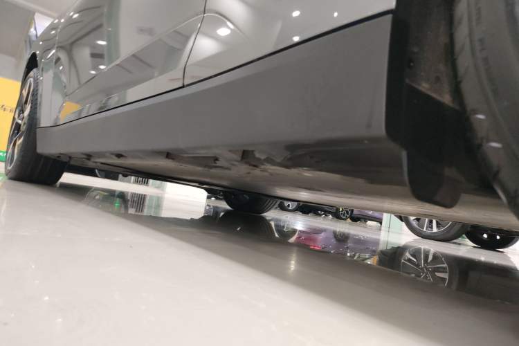 Used MINI Electric COOPER 2024 452km COOPER SE Artist Left Side Sill