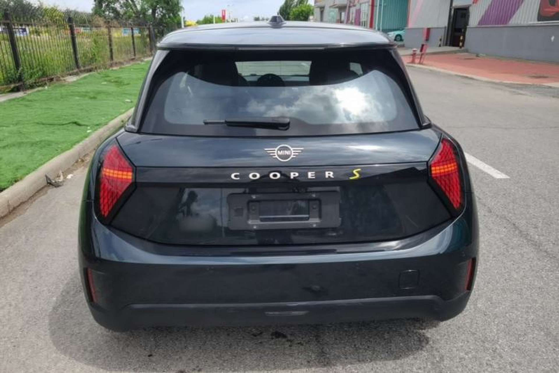 Used MINI Electric COOPER 2024 452km COOPER SE Artist Rear