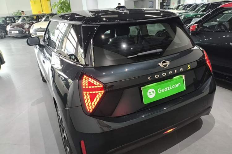 Used MINI Electric COOPER 2024 452km COOPER SE Artist Rear Left 45 Deg