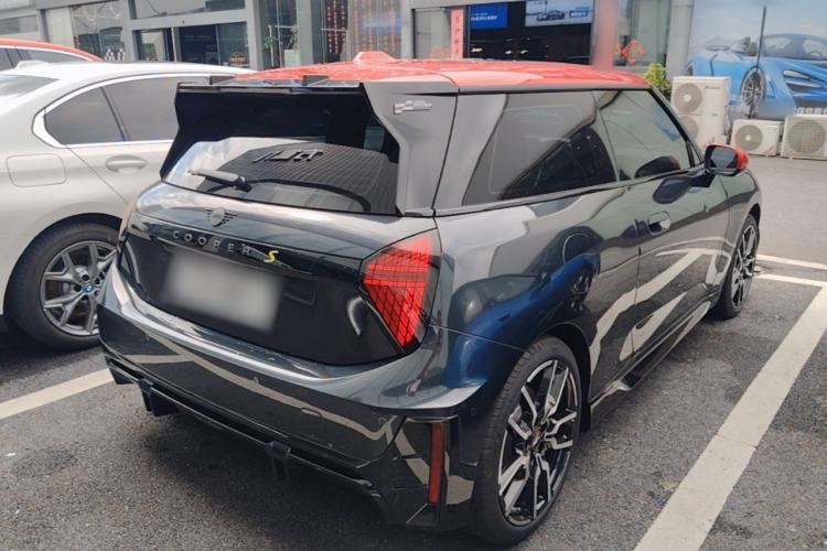Used MINI Electric COOPER 2024 452km COOPER SE Racing Driver Rear Right 45 Deg