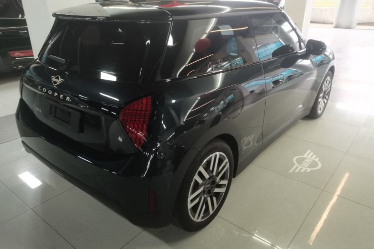 Used MINI Electric COOPER 2024 456km COOPER E Classic Edition Rear Right 45 Deg