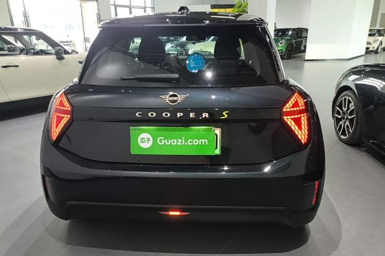 Used MINI Electric COOPER 2024 452km COOPER SE Artist Rear