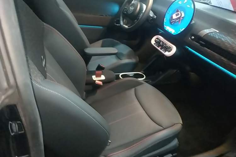 Used MINI Electric COOPER 2024 452km COOPER SE Racing Driver Right Front Seat