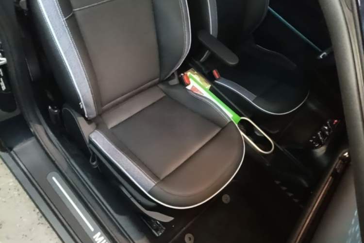 Used MINI Electric COOPER 2024 456km COOPER E Classic Edition Right Front Seat